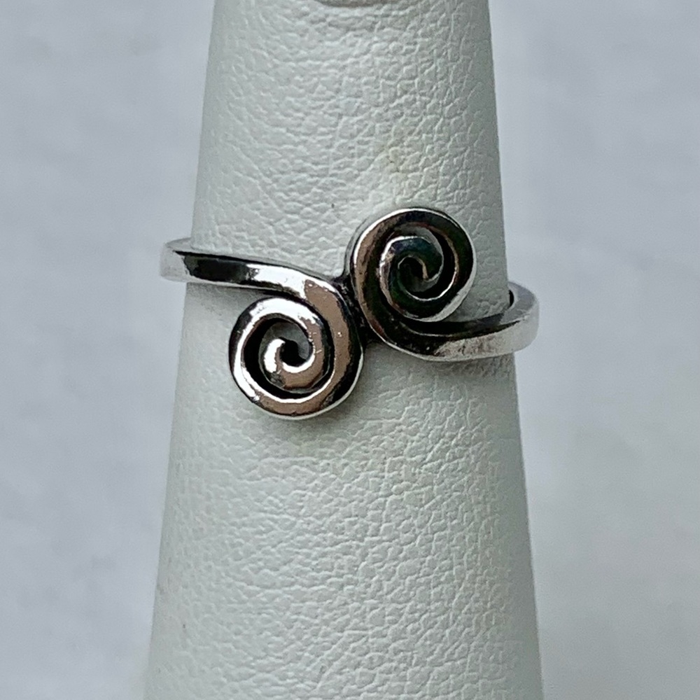 Vintage Designer Sterling Silver Bypass Swirl Toe or MIDI Ring